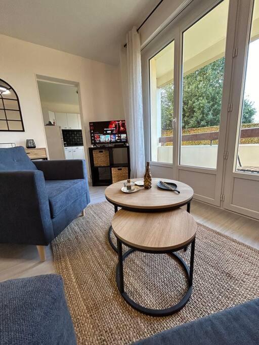 Apt Evreux 900M De La Gare 외부 사진